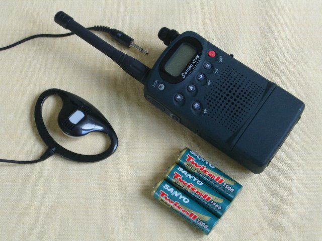 Stabo XP400 Funkgerät mit Ohrhörer und Akkus
